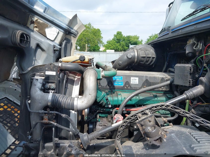 2012 Volvo VIN 4V4NC9EJ1CN542464 IAAI salvage auction — RIGHT SIDE, Wait Title, sold $6,000 on 2026-08-28 (photo 9)
