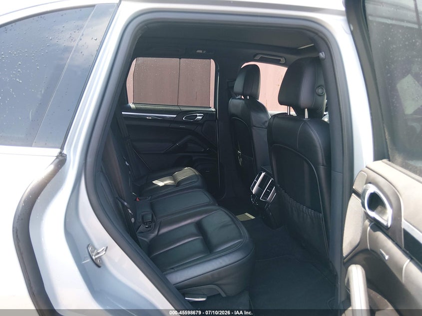 2015 Porsche Cayenne VIN WP1AB2A22FLA59874 IAAI salvage auction — NORMAL WEAR, Repossessed (Missouri), sold $5,800 on 2026-08-18 (photo 8)