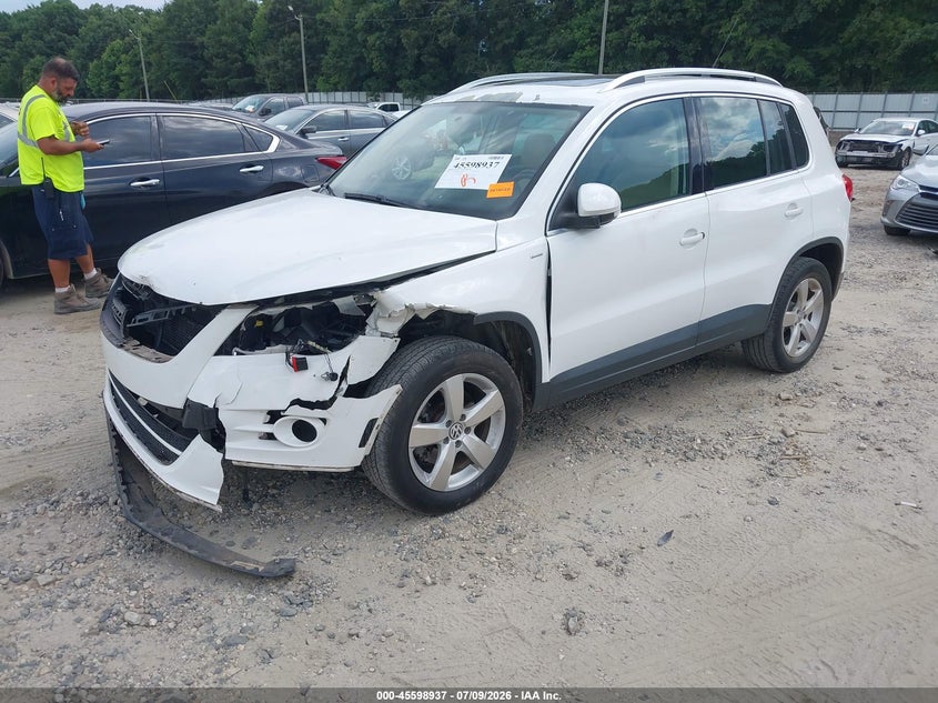 2010 Volkswagen Tiguan VIN WVGAV7AX8AW523920 IAAI salvage auction — FRONT END, Salvage (Georgia), sold $400 on 2026-08-13 (photo 2)