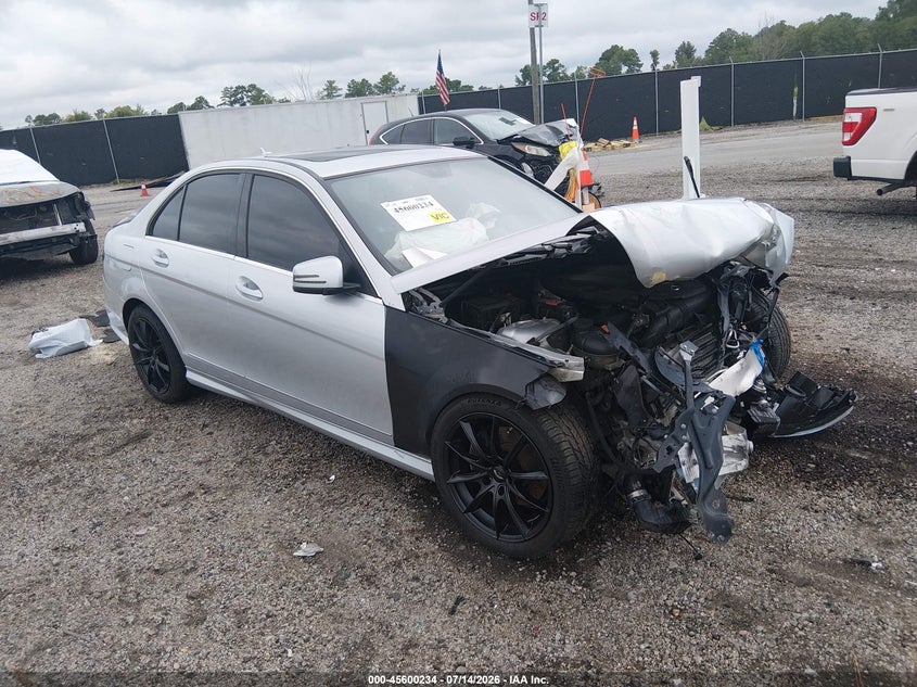 2012 Mercedes-benz C-klasse VIN WDDGF4HBXCR210864 IAAI salvage auction — FRONT END, Salvage Title, sold $600 on 2026-08-19 (photo 1)