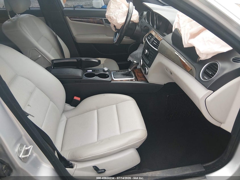 2012 Mercedes-benz C-klasse VIN WDDGF4HBXCR210864 IAAI salvage auction — FRONT END, Salvage Title, sold $600 on 2026-08-19 (photo 5)