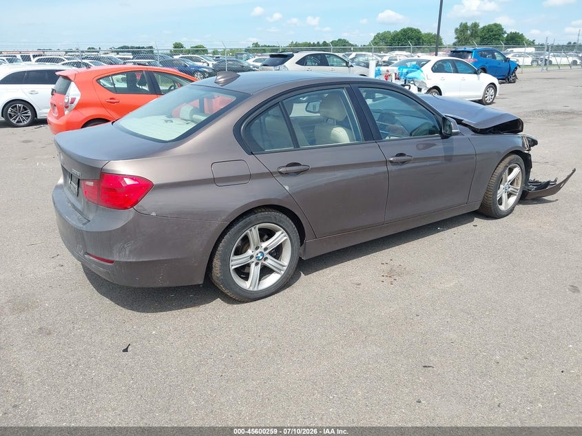 2013 BMW 3er VIN WBA3B3C59DF531777 IAAI salvage auction — FRONT END, Salvage Title, sold $300 on 2026-08-03 (photo 4)