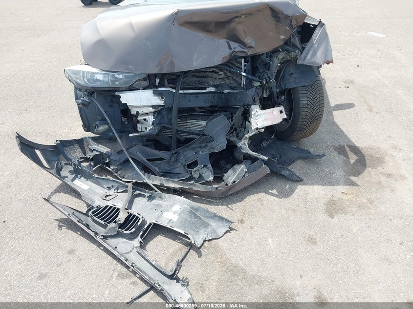 2013 BMW 3er VIN WBA3B3C59DF531777 IAAI salvage auction — FRONT END, Salvage Title, sold $300 on 2026-08-03 (photo 6)