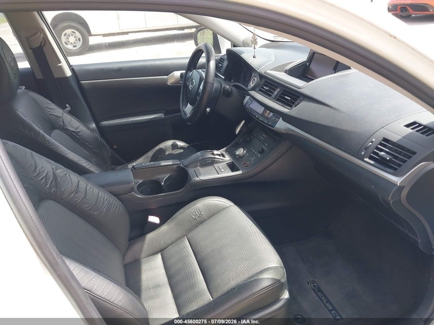 2013 Lexus VIN JTHKD5BH1D2131766 IAAI salvage auction — RIGHT REAR, Salvage Title, sold $4,100 on 2026-07-15 (photo 5)
