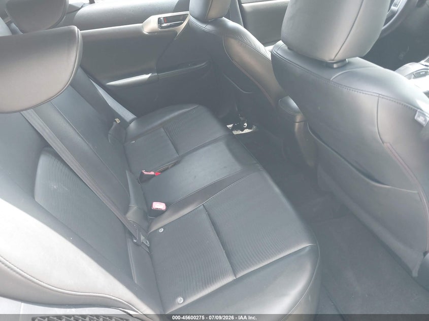 2013 Lexus VIN JTHKD5BH1D2131766 IAAI salvage auction — RIGHT REAR, Salvage Title, sold $4,100 on 2026-07-15 (photo 8)