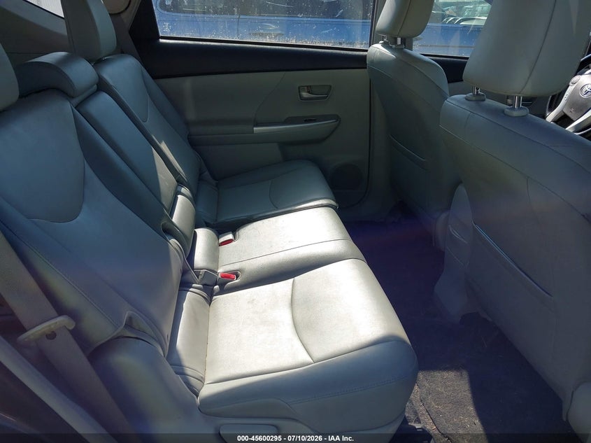 2013 Toyota Prius v VIN JTDZN3EU0D3252860 IAAI salvage auction — NORMAL WEAR, Clear (North Carolina), sold $2,550 on 2026-07-15 (photo 8)