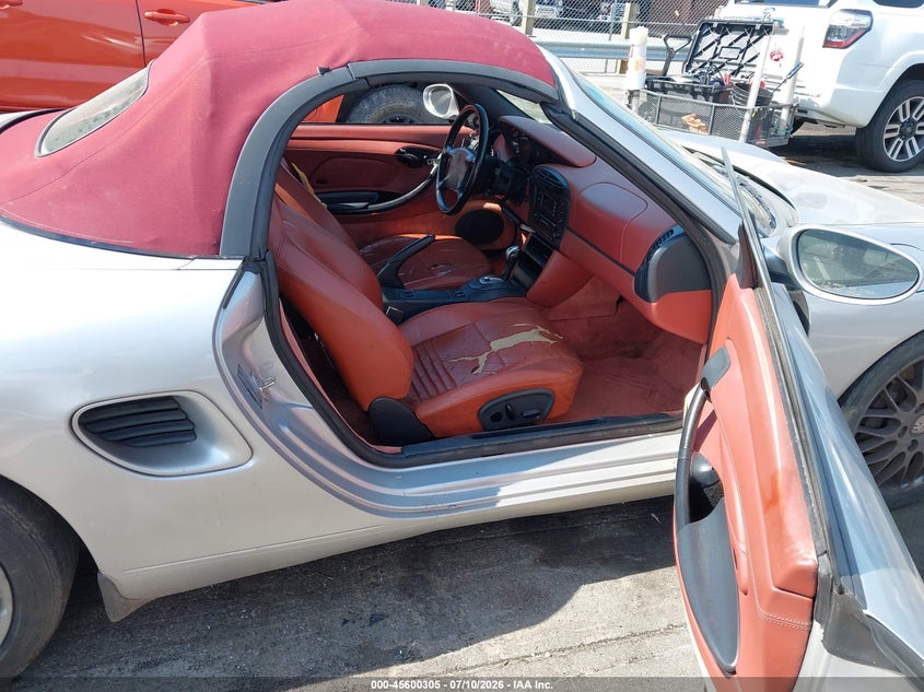 1999 Porsche Boxster VIN WP0CA2980XU622146 IAAI salvage auction — NORMAL WEAR, Clear (North Carolina), sold $475 on 2026-07-30 (photo 5)