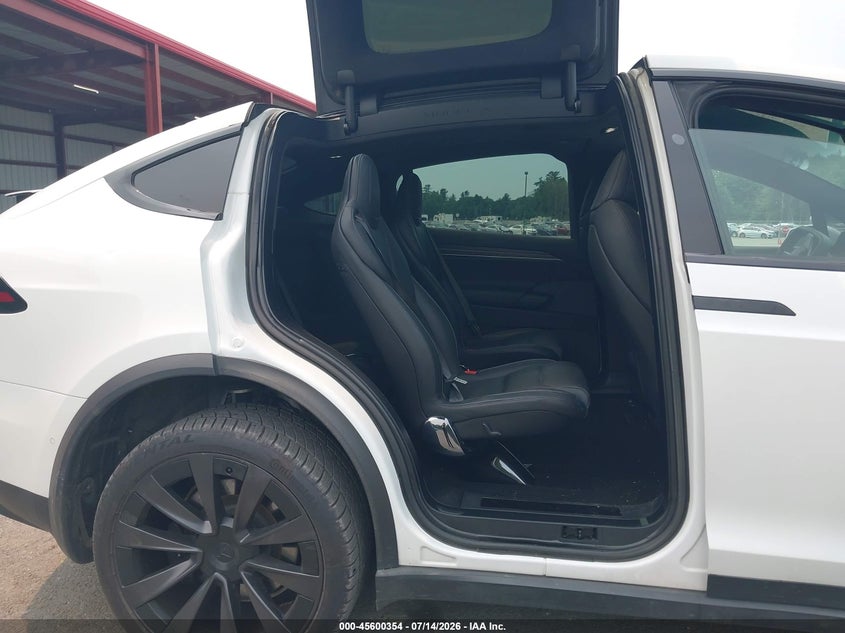 2022 Tesla Model x VIN 7SAXCBE67NF341258 IAAI salvage auction — HAIL, Wait Title, sold $33,250 on 2026-09-17 (photo 8)