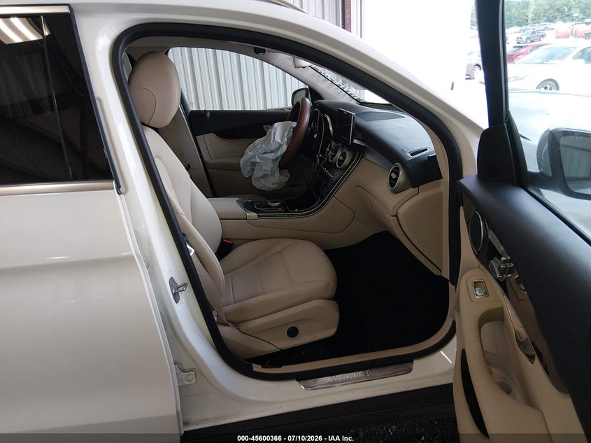 2019 Mercedes-benz Glc VIN WDC0G4JB4KV126817 IAAI salvage auction — FRONT END, Salvage Title, sold $4,550 on 2026-08-12 (photo 5)
