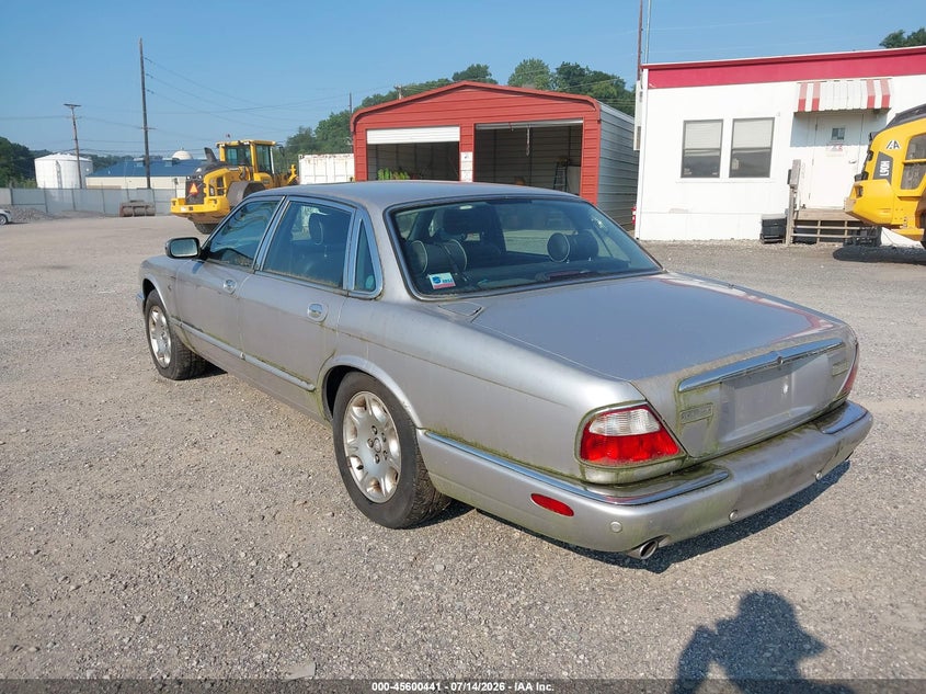 2003 Jaguar Xj series VIN SAJDA14C33LF58442 IAAI salvage auction — NORMAL WEAR, Clear (Pennsylvania), sold $25 on 2026-07-21 (photo 3)