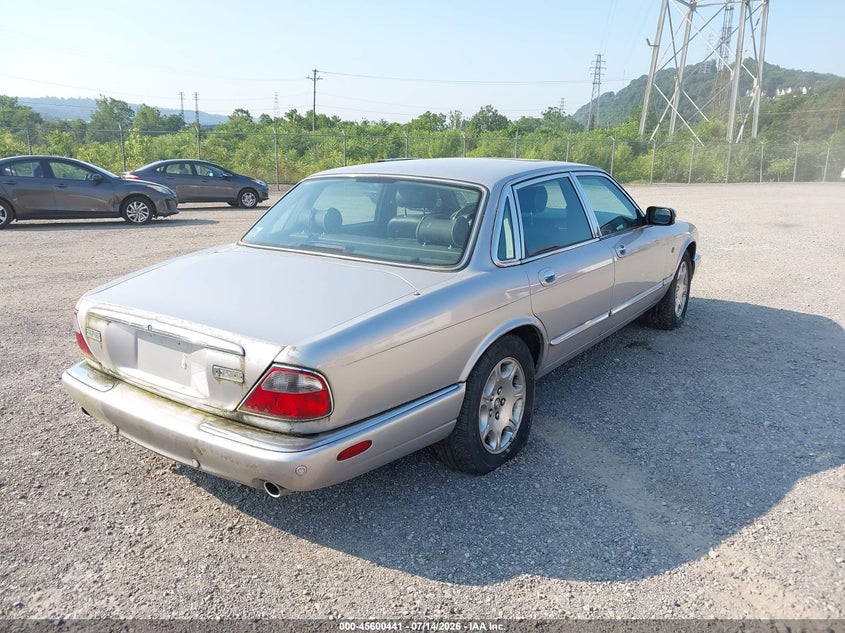 2003 Jaguar Xj series VIN SAJDA14C33LF58442 IAAI salvage auction — NORMAL WEAR, Clear (Pennsylvania), sold $25 on 2026-07-21 (photo 4)