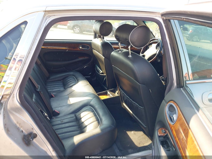 2003 Jaguar Xj series VIN SAJDA14C33LF58442 IAAI salvage auction — NORMAL WEAR, Clear (Pennsylvania), sold $25 on 2026-07-21 (photo 8)