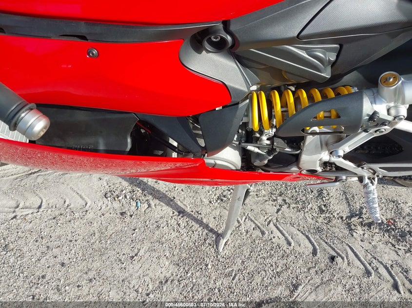 2014 Ducati Panigale VIN ZDM14BUW3EB022951 IAAI salvage auction — FRONT END, Salvage Title, sold $4,250 on 2026-08-25 (photo 9)