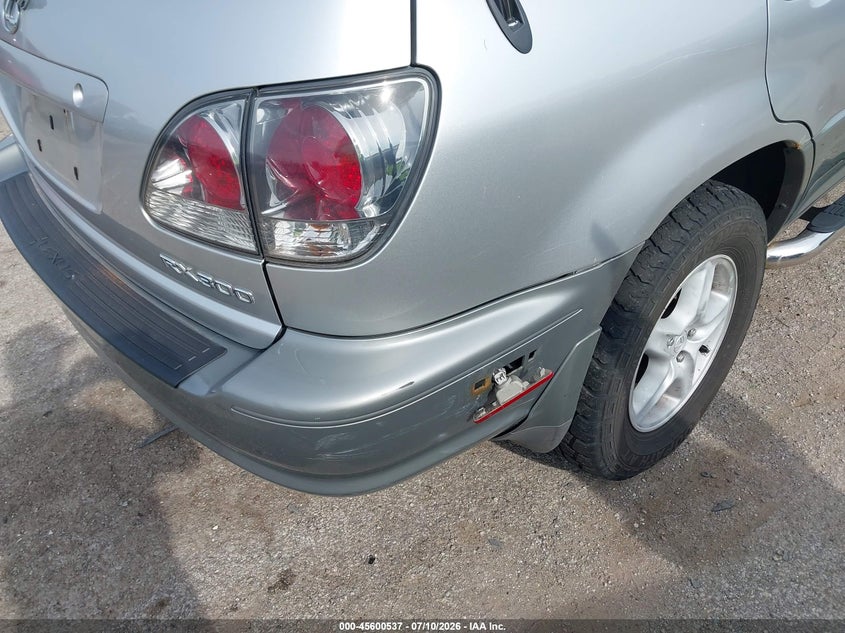 1999 Lexus Rx 300 VIN JT6HF10UXX0090639 IAAI salvage auction — NORMAL WEAR, Clear (Illinois), sold $375 on 2026-07-29 (photo 6)
