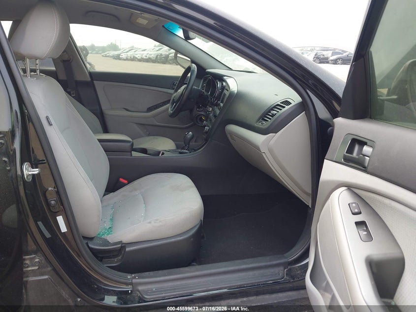2013 Kia Optima VIN 5XXGM4A79DG227195 IAAI salvage auction — NORMAL WEAR, Clear (Illinois), sold $400 on 2026-07-29 (photo 5)