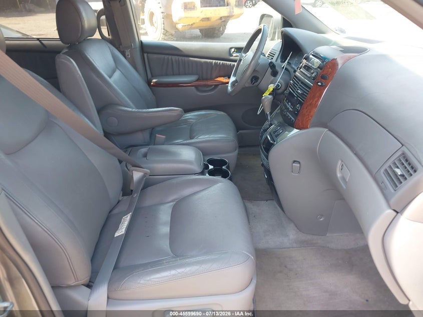 2005 Toyota Sienna VIN 5TDBA22C45S041583 IAAI salvage auction — NORMAL WEAR, Clear (Massachusetts), sold $625 on 2026-07-21 (photo 5)