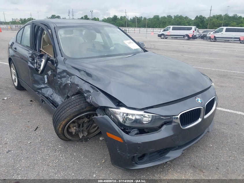 2013 BMW 3er VIN WBA3A5C55DF356295 IAAI salvage auction — RIGHT SIDE, Salvage Title, sold $425 on 2026-08-03 (photo 1)