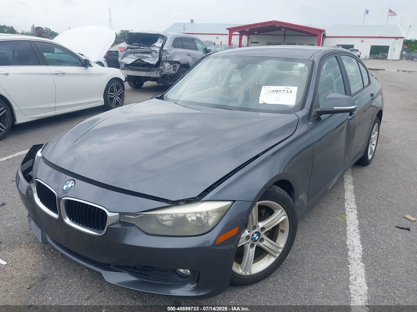 2013 BMW 3er VIN WBA3A5C55DF356295 IAAI salvage auction — RIGHT SIDE, Salvage Title, sold $425 on 2026-08-03 (photo 2)