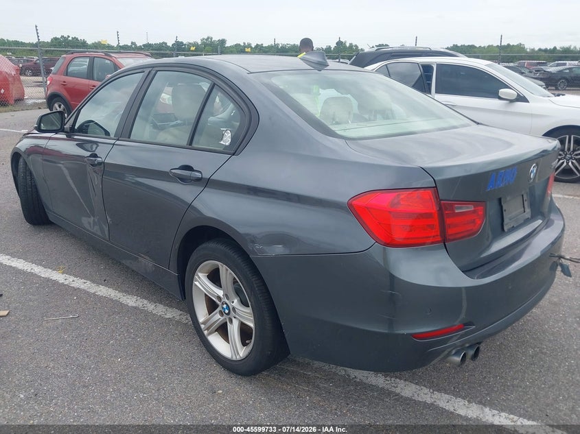 2013 BMW 3er VIN WBA3A5C55DF356295 IAAI salvage auction — RIGHT SIDE, Salvage Title, sold $425 on 2026-08-03 (photo 3)