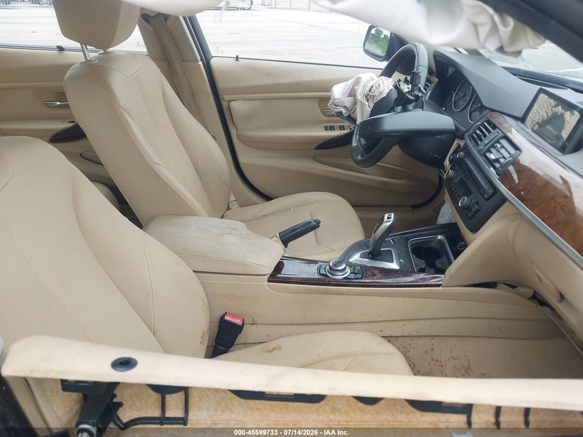 2013 BMW 3er VIN WBA3A5C55DF356295 IAAI salvage auction — RIGHT SIDE, Salvage Title, sold $425 on 2026-08-03 (photo 5)
