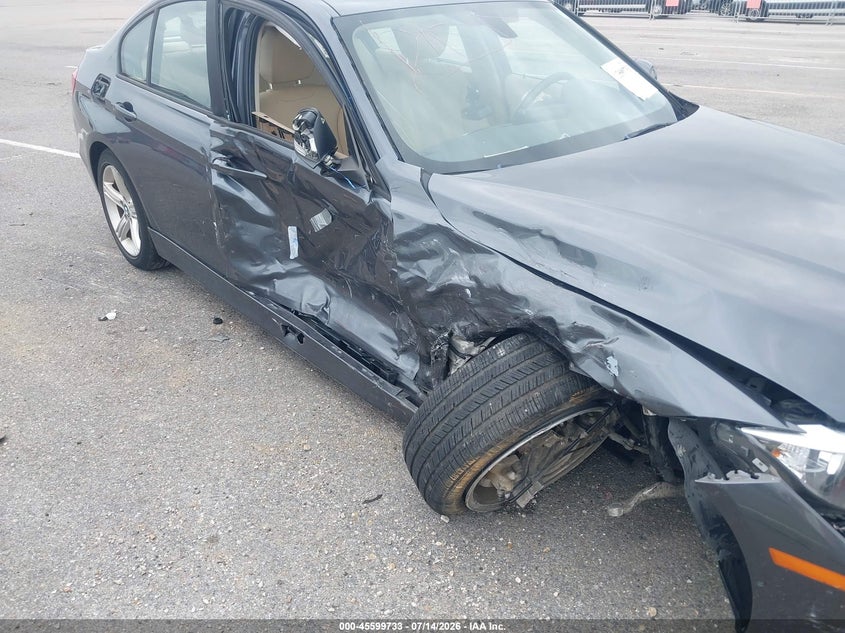 2013 BMW 3er VIN WBA3A5C55DF356295 IAAI salvage auction — RIGHT SIDE, Salvage Title, sold $425 on 2026-08-03 (photo 6)