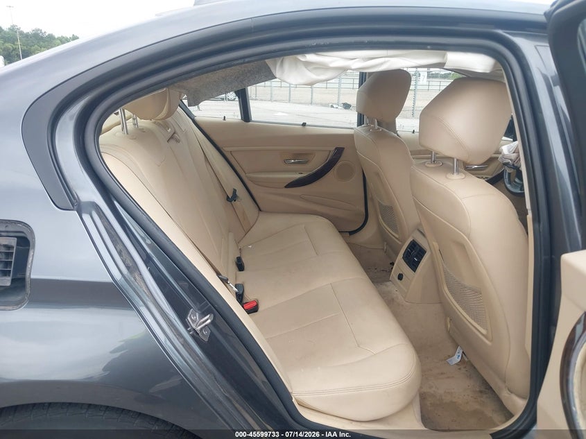 2013 BMW 3er VIN WBA3A5C55DF356295 IAAI salvage auction — RIGHT SIDE, Salvage Title, sold $425 on 2026-08-03 (photo 8)