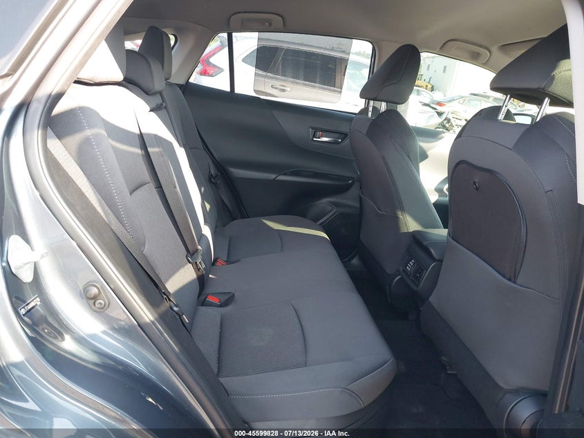 2021 Toyota Venza VIN JTEAAAAHXMJ012745 IAAI salvage auction — FRONT & REAR, Salvage (Pennsylvania), sold $25 on 2026-07-24 (photo 8)