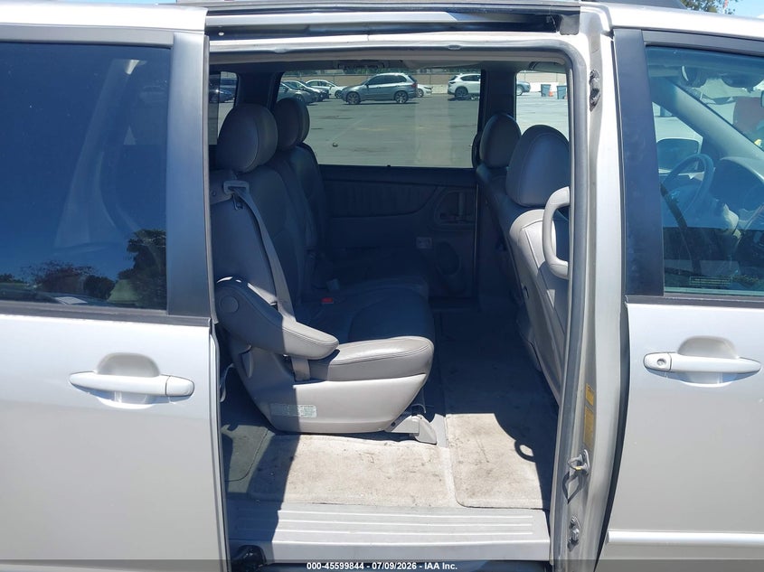 2005 Toyota Sienna VIN 5TDZA22C05S305526 IAAI salvage auction — NORMAL WEAR, Clear - Dealer Only (California), sold $1,000 on 2026-07-29 (photo 8)