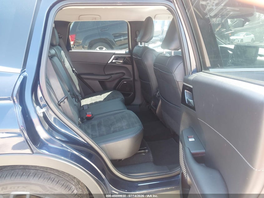 2025 Mitsubishi Outlander VIN JA4J4VA83SZ038275 IAAI salvage auction — FRONT END, Salvage Title, sold $16,600 on 2026-07-28 (photo 8)