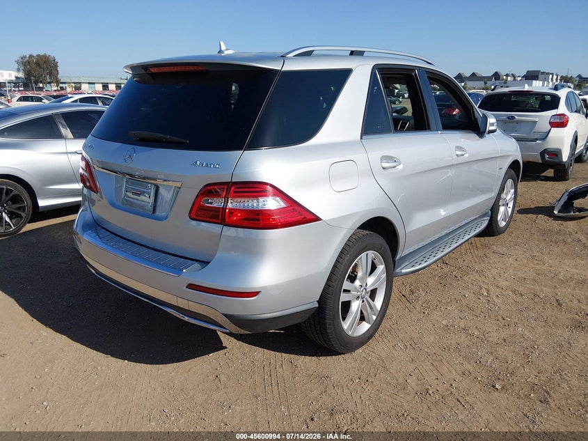 2012 Mercedes-benz M-klasse VIN 4JGDA5HB3CA037393 IAAI salvage auction — SIDE, Salvage (Arizona), sold $3,300 on 2026-07-25 (photo 4)