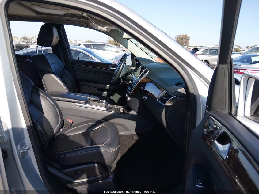 2012 Mercedes-benz M-klasse VIN 4JGDA5HB3CA037393 IAAI salvage auction — SIDE, Salvage (Arizona), sold $3,300 on 2026-07-25 (photo 5)