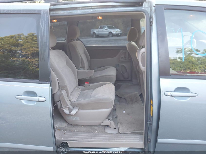2008 Toyota Sienna VIN 5TDBK23C78S015947 IAAI salvage auction — NORMAL WEAR, Clear (Pennsylvania), sold $1,275 on 2026-07-28 (photo 8)