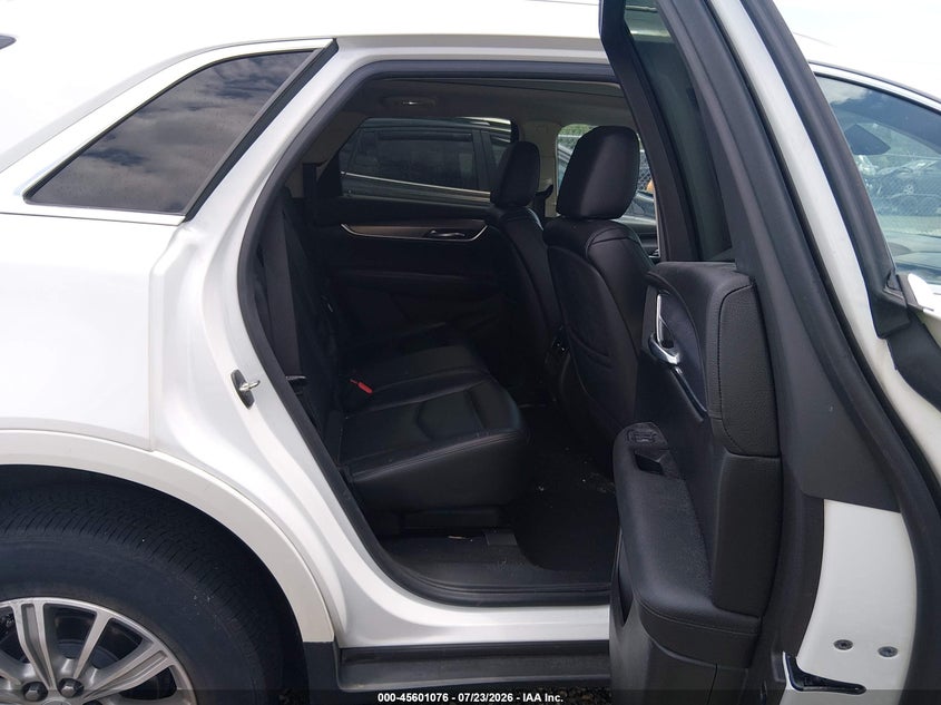 2017 Cadillac Xt5 VIN 1GYKNDRS2HZ179875 IAAI salvage auction — REAR END, Salvage (Ohio), sold $3,300 on 2026-07-31 (photo 8)