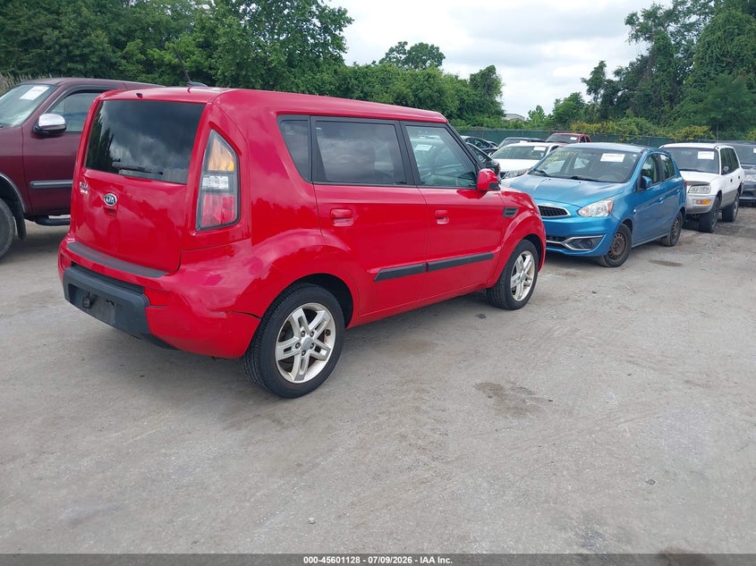 2010 Kia Soul VIN KNDJT2A29A7138409 IAAI salvage auction — NORMAL WEAR, Clear (Maryland), sold $500 on 2026-07-23 (photo 4)