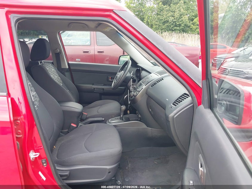 2010 Kia Soul VIN KNDJT2A29A7138409 IAAI salvage auction — NORMAL WEAR, Clear (Maryland), sold $500 on 2026-07-23 (photo 5)