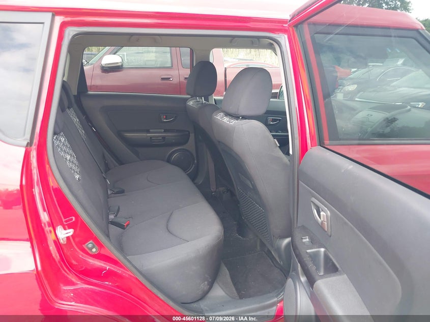 2010 Kia Soul VIN KNDJT2A29A7138409 IAAI salvage auction — NORMAL WEAR, Clear (Maryland), sold $500 on 2026-07-23 (photo 8)