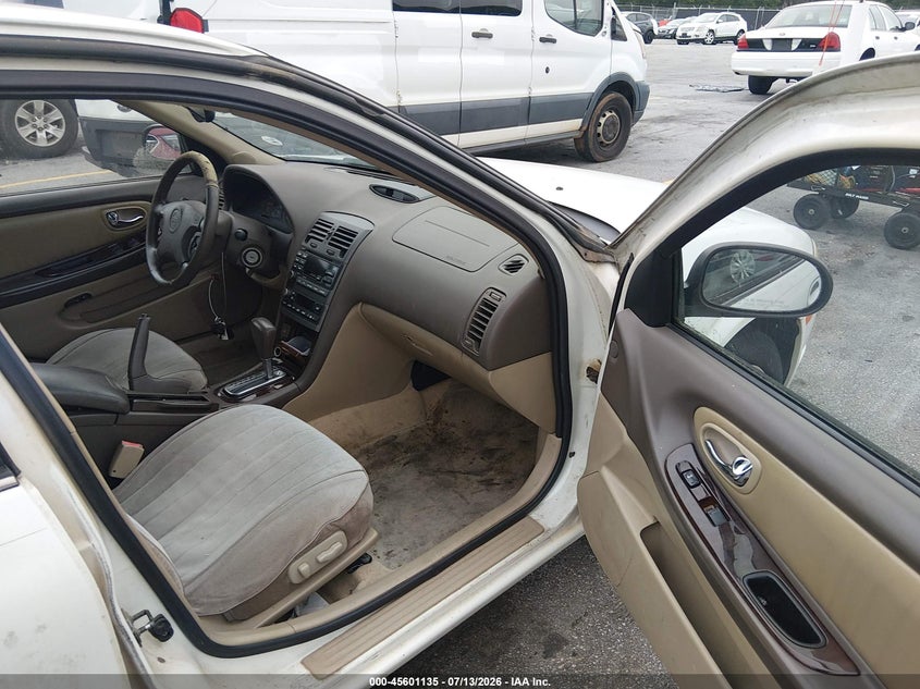 2001 Nissan Maxima VIN JN1CA31D81T826370 IAAI salvage auction — NORMAL WEAR, Clear (South Carolina), sold $225 on 2026-07-22 (photo 5)