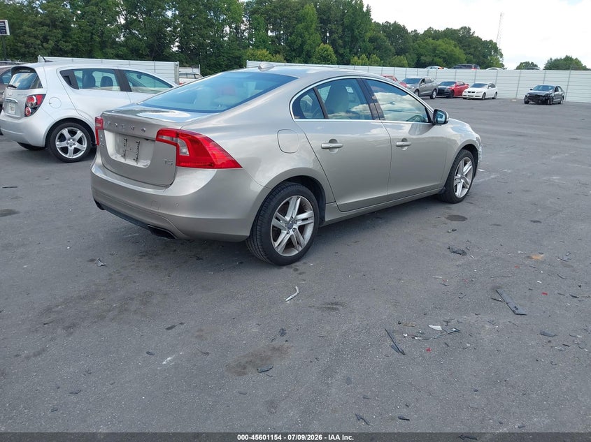 2015 Volvo S60 VIN YV140MFD1F1301439 IAAI salvage auction — NORMAL WEAR, Salvage Title, sold $1,300 on 2026-07-22 (photo 4)