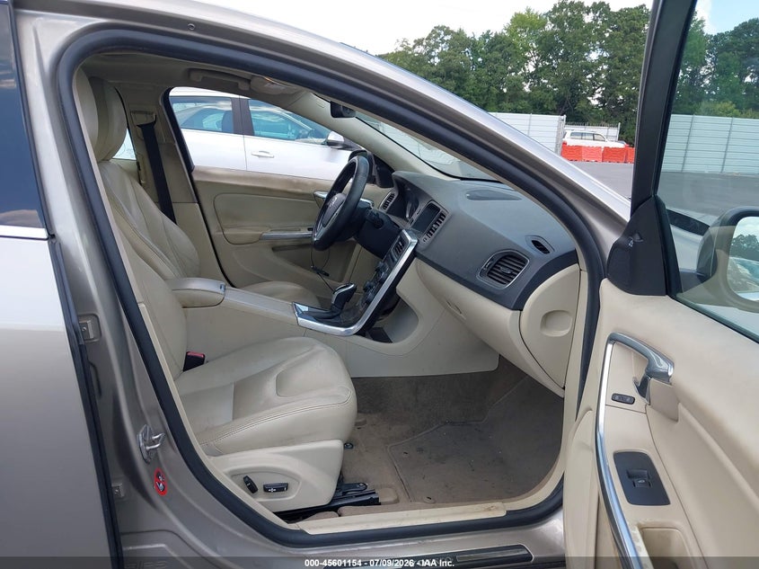 2015 Volvo S60 VIN YV140MFD1F1301439 IAAI salvage auction — NORMAL WEAR, Salvage Title, sold $1,300 on 2026-07-22 (photo 5)