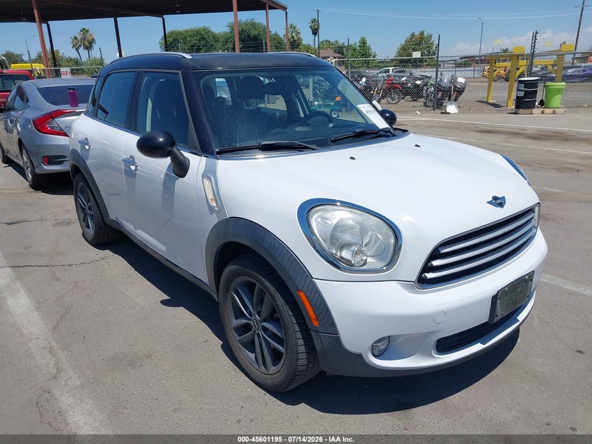 2014 Mini Countryman VIN WMWZB3C50EWR38155 IAAI salvage auction — RIGHT SIDE, Clear - Dealer Only (California), sold $1,050 on 2026-08-04 (photo 1)