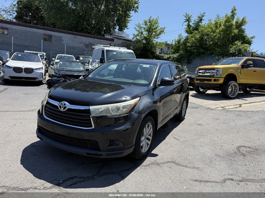 2016 Toyota Highlander VIN 5TDBKRFH7GS264313 IAAI salvage auction — SIDE, Salvage Title, sold $2,700 on 2026-07-18 (photo 2)