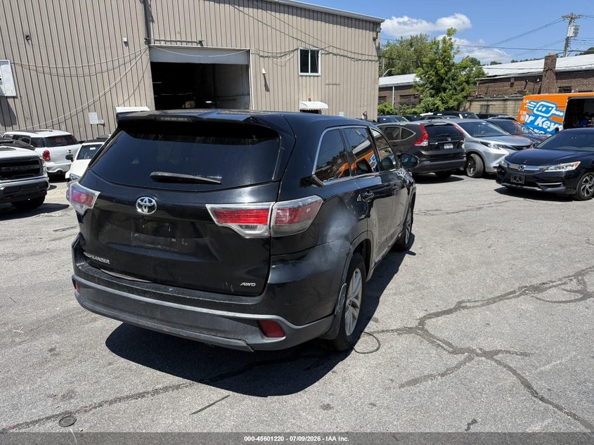 2016 Toyota Highlander VIN 5TDBKRFH7GS264313 IAAI salvage auction — SIDE, Salvage Title, sold $2,700 on 2026-07-18 (photo 4)