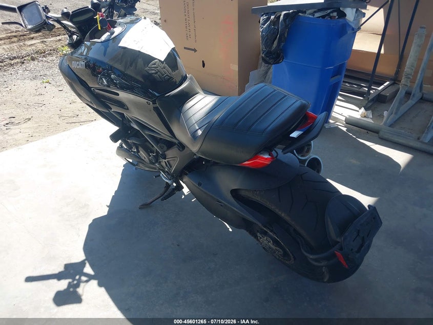 2012 Ducati Diavel VIN ZDM13BLW9CB008022 IAAI salvage auction — FRONT END, Bill Of Sale (Washington), sold $1,600 on 2026-08-11 (photo 3)