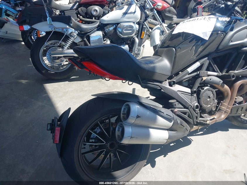 2012 Ducati Diavel VIN ZDM13BLW9CB008022 IAAI salvage auction — FRONT END, Bill Of Sale (Washington), sold $1,600 on 2026-08-11 (photo 4)