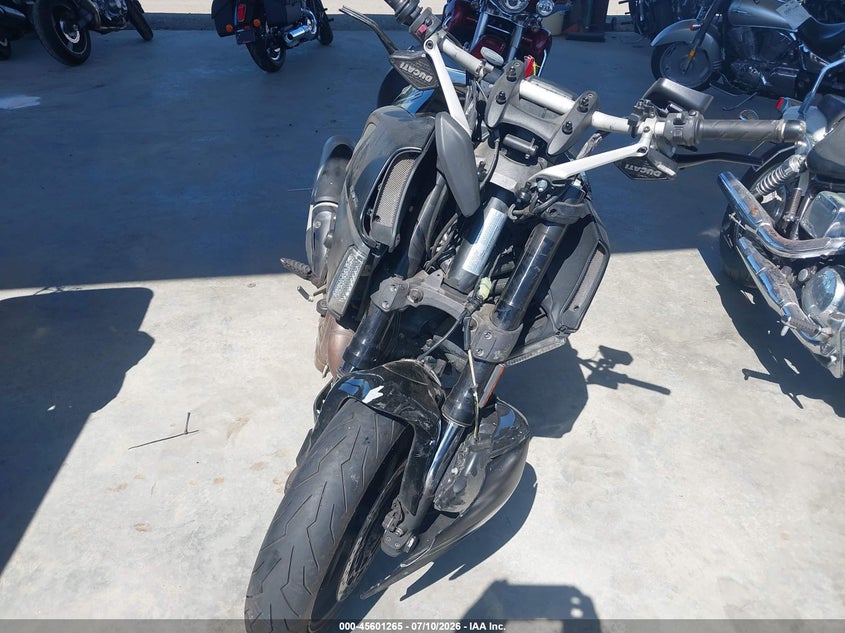 2012 Ducati Diavel VIN ZDM13BLW9CB008022 IAAI salvage auction — FRONT END, Bill Of Sale (Washington), sold $1,600 on 2026-08-11 (photo 5)