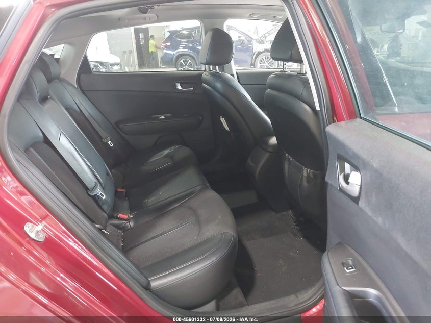 2018 Kia Optima VIN 5XXGT4L34JG241062 IAAI salvage auction — NORMAL WEAR, Clear (New York), sold $800 on 2026-07-29 (photo 8)