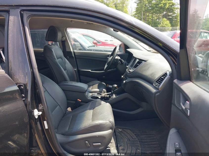 2017 Hyundai Tucson VIN KM8J3CA25HU303384 IAAI salvage auction — NORMAL WEAR, Clear (Massachusetts), sold $2,800 on 2026-07-31 (photo 5)