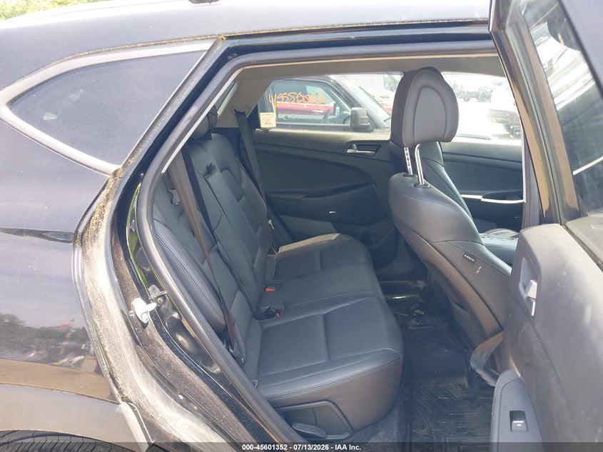 2017 Hyundai Tucson VIN KM8J3CA25HU303384 IAAI salvage auction — NORMAL WEAR, Clear (Massachusetts), sold $2,800 on 2026-07-31 (photo 8)