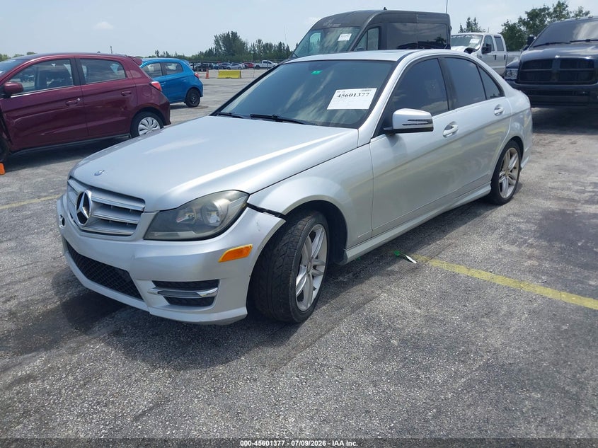 2013 Mercedes-benz C class VIN WDDGF4HBXDR296050 IAAI salvage auction — TRANSMISSION, Clear (Florida), sold $500 on 2026-07-30 (photo 2)