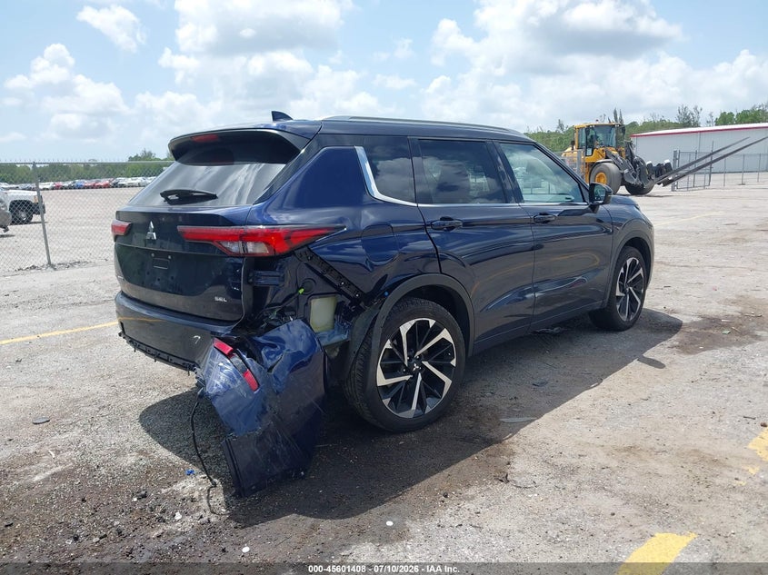 2024 Mitsubishi Outlander VIN JA4J3WA89RZ022973 IAAI salvage auction — REAR END, Rebuildable (Florida), sold $8,700 on 2026-07-28 (photo 4)